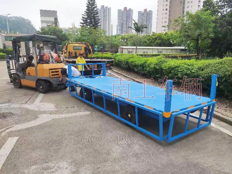 2吨下翻护栏牵引工业乐鱼平台_乐鱼(中国)一站式服务平台 全挂式工具底盘拖车