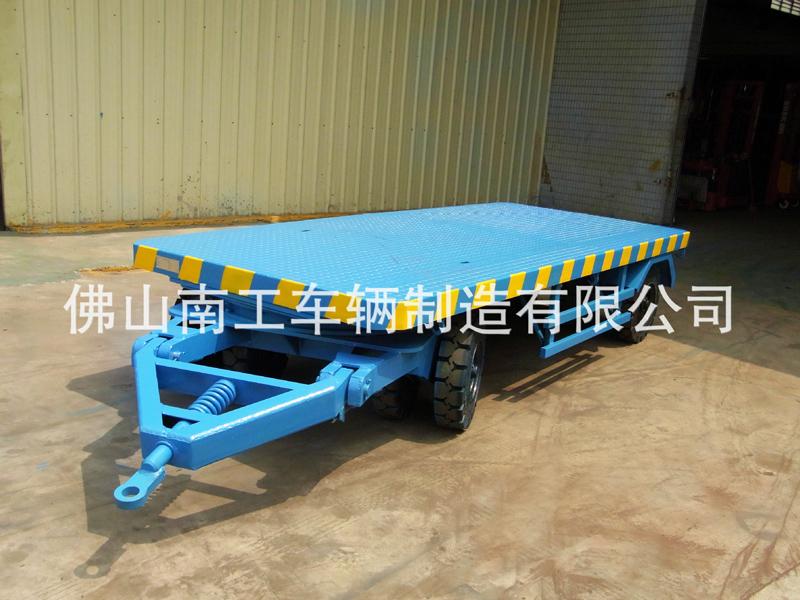 叉车牵引工业平板车 工厂车间周转用10吨乐鱼平台_乐鱼(中国)一站式服务平台