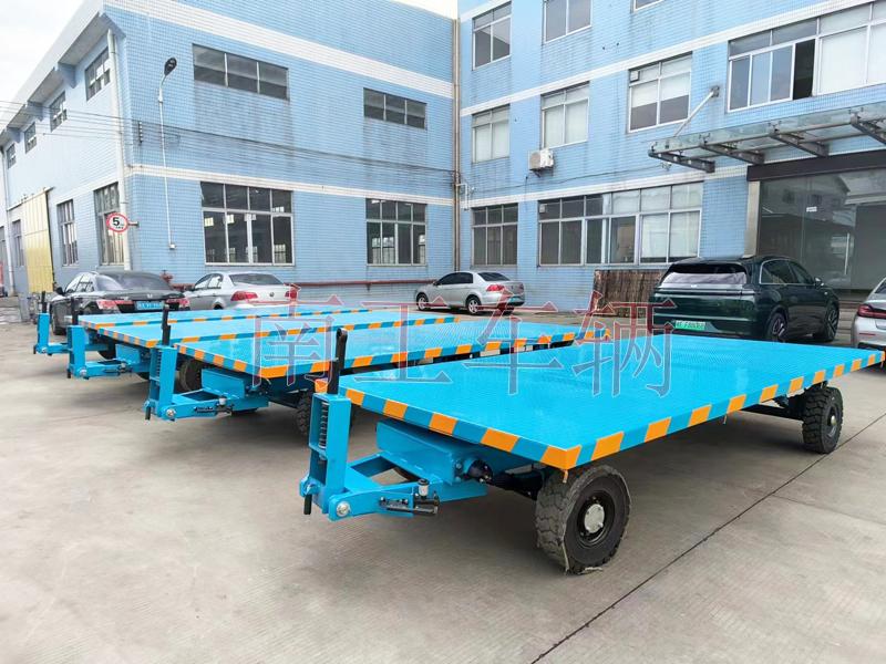 6吨乐鱼平台_乐鱼(中国)一站式服务平台蓝色 带减震带刹车工具拖车