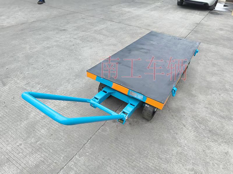 3吨小型乐鱼平台_乐鱼(中国)一站式服务平台 带橡胶垫工具车