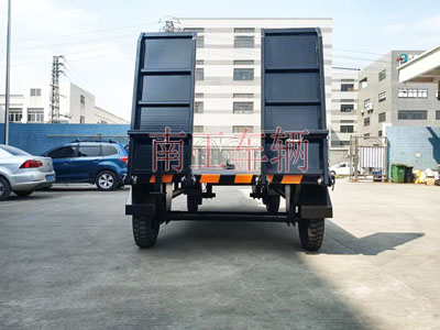 3吨带爬梯工业牵引乐鱼平台_乐鱼(中国)一站式服务平台2I.jpg