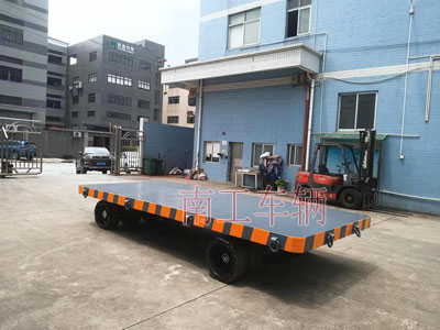 25吨重型工业乐鱼平台_乐鱼(中国)一站式服务平台全挂式牵引拖车底盘带牵引环3I.jpg