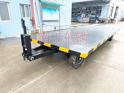 6吨牵引乐鱼平台_乐鱼(中国)一站式服务平台 工业全挂拖车4I.jpg