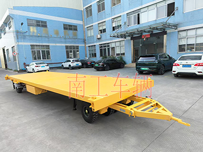 10吨乐鱼平台_乐鱼(中国)一站式服务平台带液压支腿伸缩梯工具车3I.jpg
