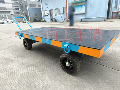 3吨小型乐鱼平台_乐鱼(中国)一站式服务平台 带橡胶垫工具车4I.jpg