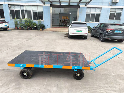 3吨小型乐鱼平台_乐鱼(中国)一站式服务平台 带橡胶垫工具车2I.jpg